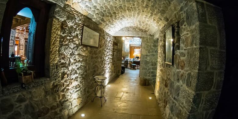 Xemoni Hotel
