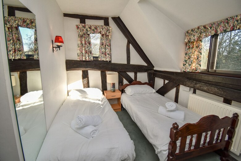 Apartamentos 17th Century Cottage