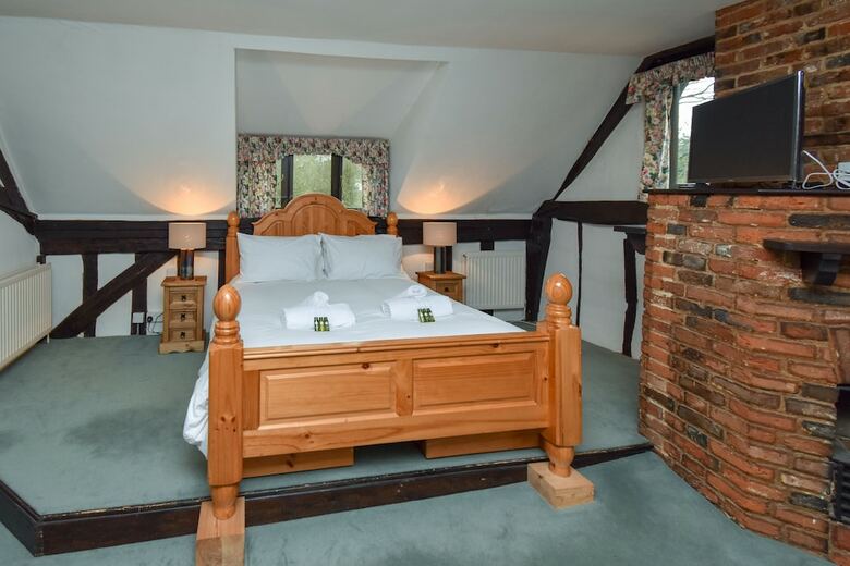 Apartamentos 17th Century Cottage