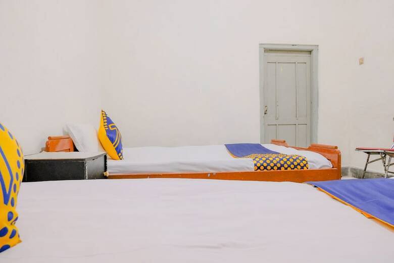 Hostal Spot On 2638 Hotel Raya