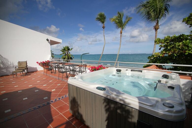 Bed & Breakfast Tres Palmas Inn