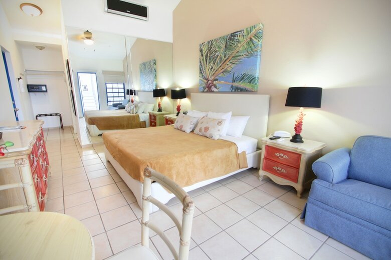 Bed & Breakfast Tres Palmas Inn