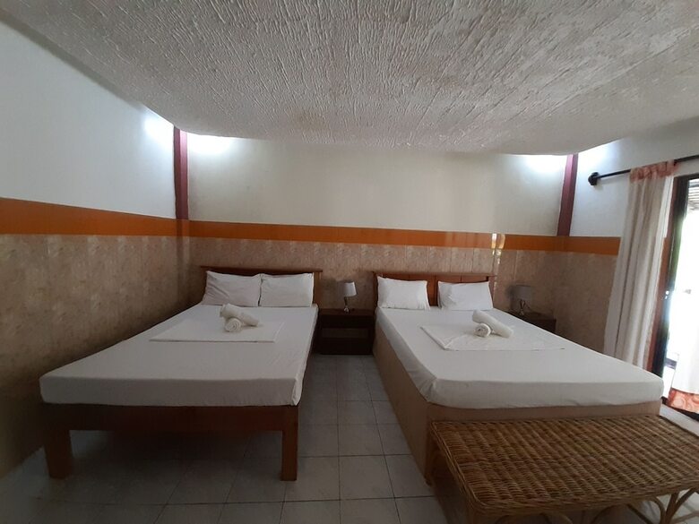 Hotel Coopers Beach Resort