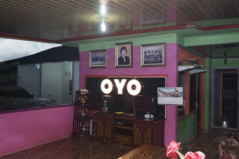 Oyo 2410 Intan Hotel