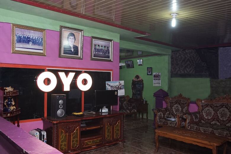 Oyo 2410 Intan Hotel