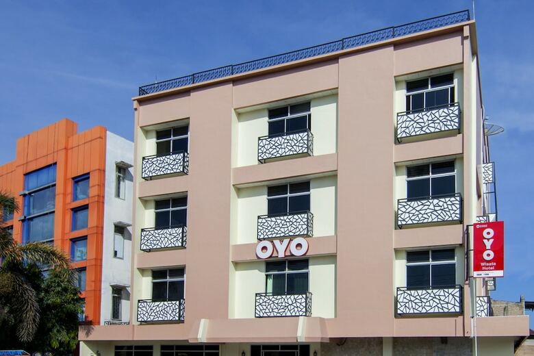 Oyo 2382 Wisata Hotel