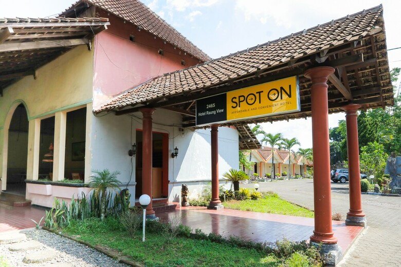Hostal Spot On 2465 Hotel Raung View