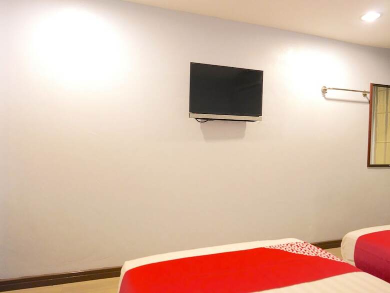 Spot On 89992 Hotel Azra