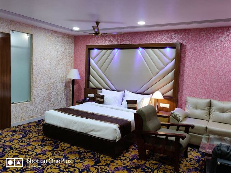 Hotel Vishnu Empire