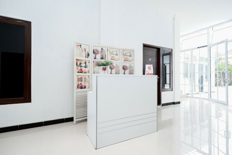 Hotel Oyo 1611 Four D'home