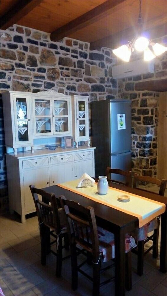 Kalo Nero Apartments
