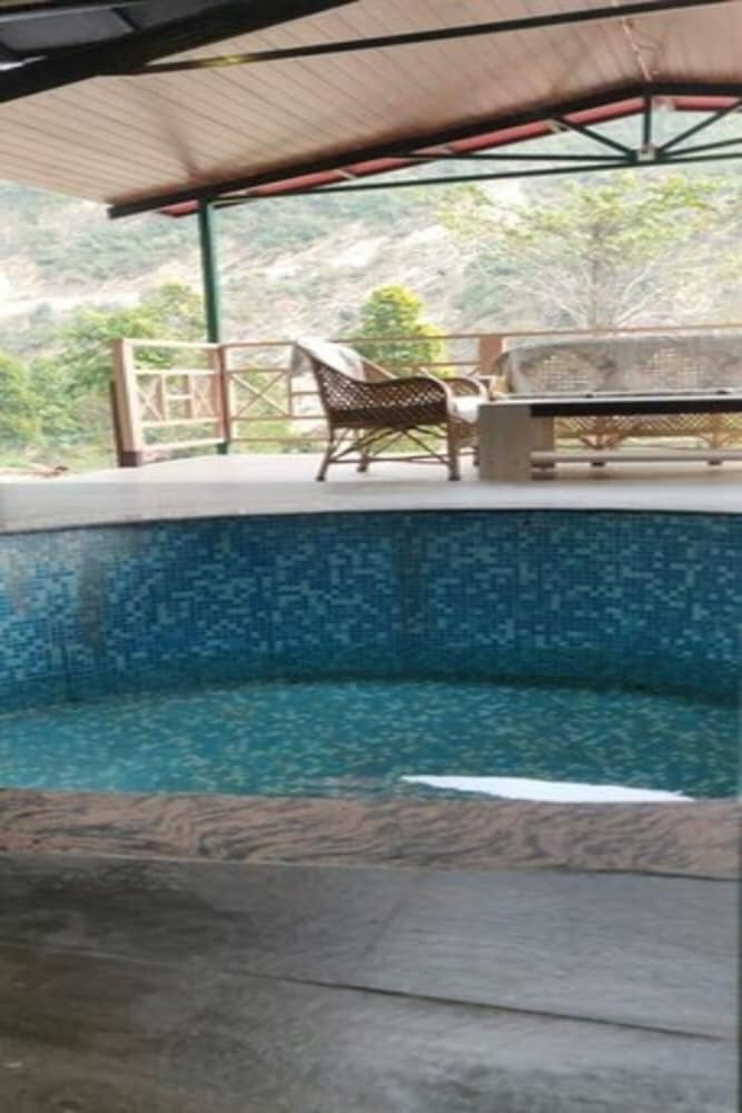 Hotel Rakatal Rocks Resort