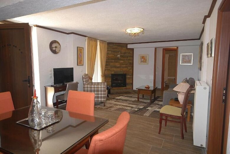 Hotel Omalia Village
