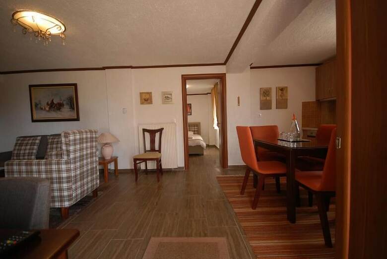 Hotel Omalia Village