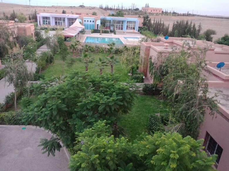 Hotel Complexe Touristique Abayno