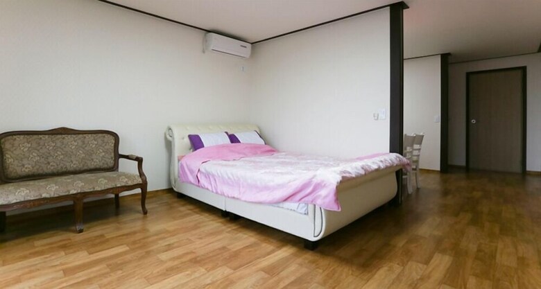 Hotel Mir House 1157