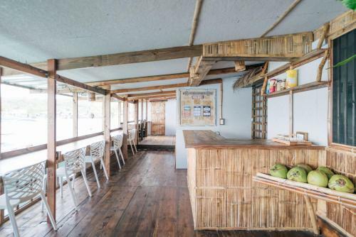 Hostal Airai Ocean View Lodge