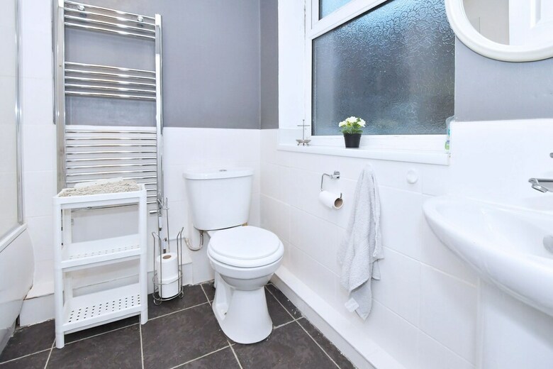 Bed & Breakfast Townhouse @ Hanley Road Stoke
