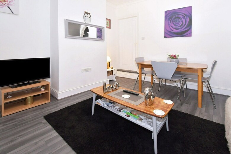 Bed & Breakfast Townhouse @ Hanley Road Stoke