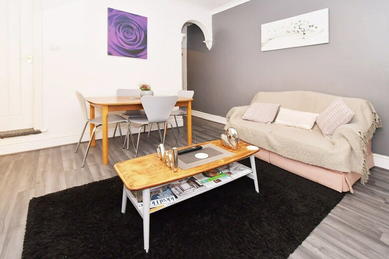 Bed & Breakfast Townhouse @ Hanley Road Stoke