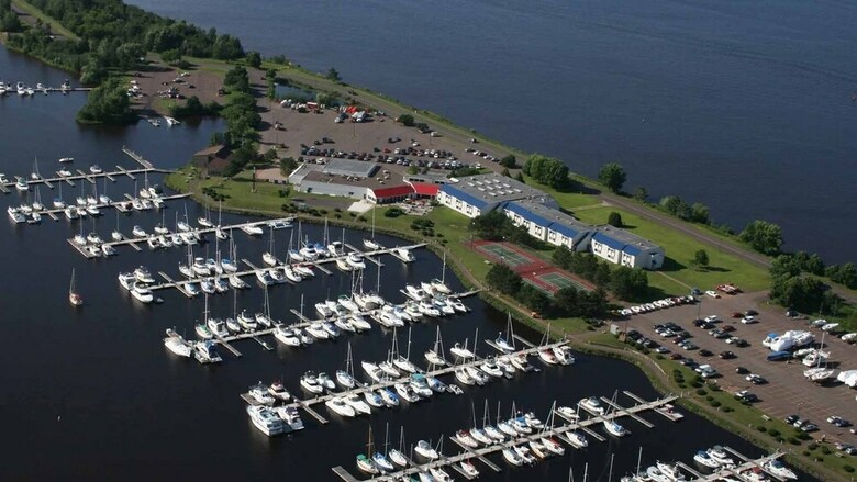 Hotel Barker's Island Inn Resort