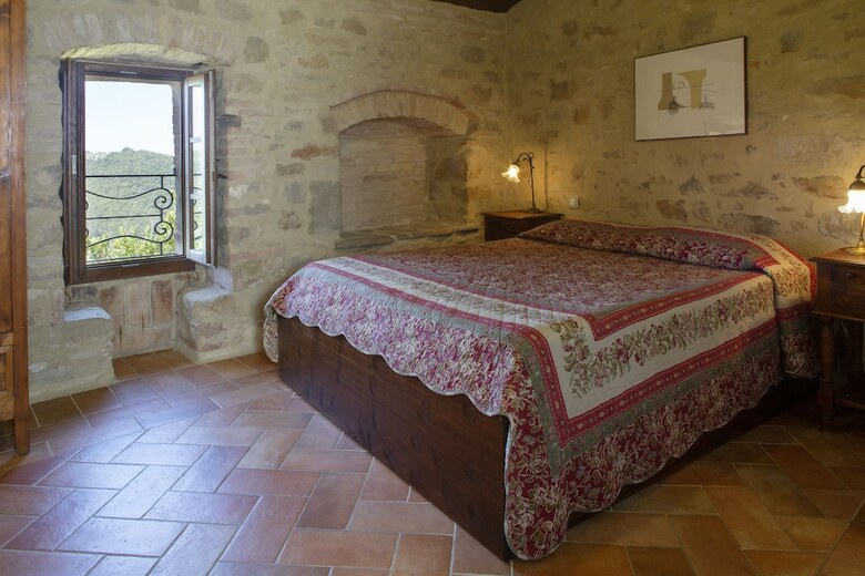 Castello Di Cisterna
