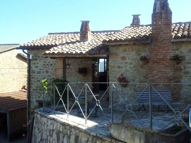 Castello Di Cisterna