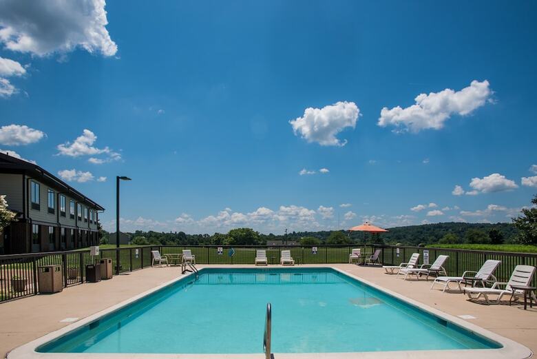 Hotel Round Hill Inn