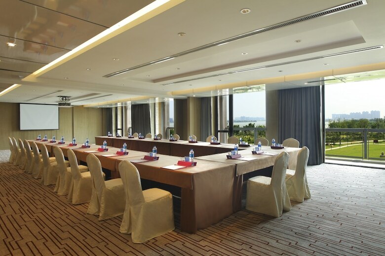 Hotel Crowne Plaza Xuzhou Dalong Lake