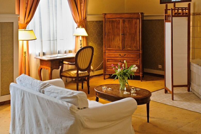 Hotel Paszkowka Palace