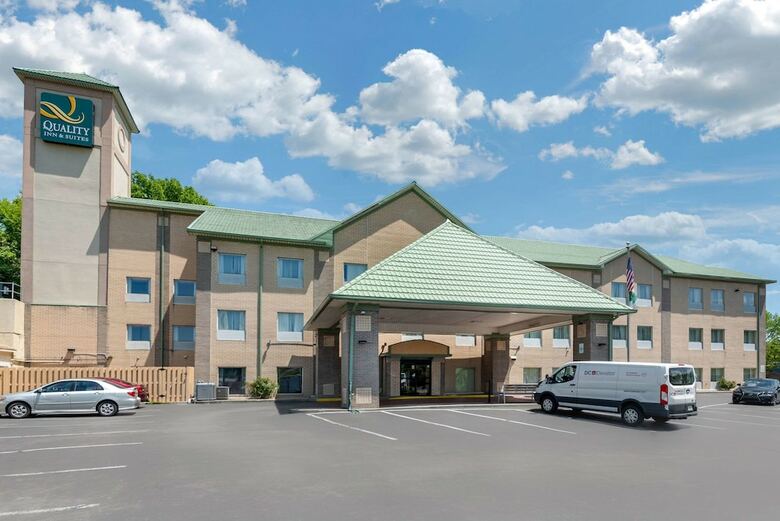 Hotel Quality Inn & Suites