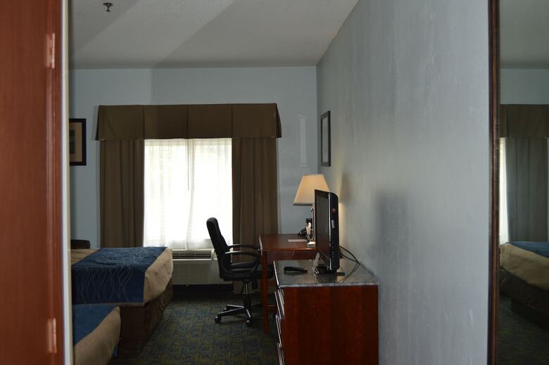 Hotel Quality Inn & Suites