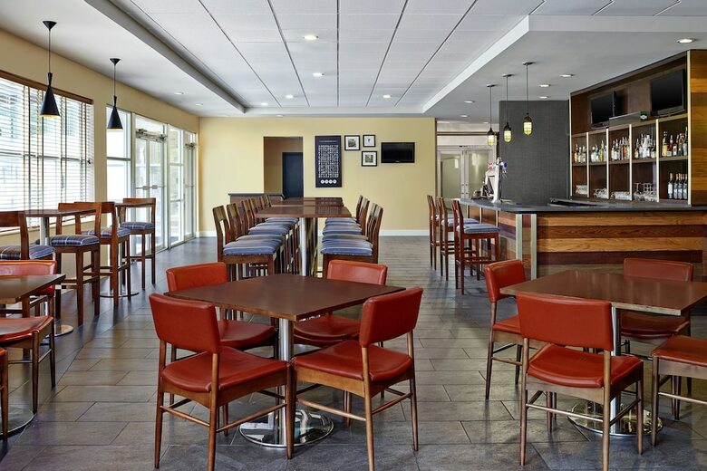 Hotel Four Points By Sheraton Surrey