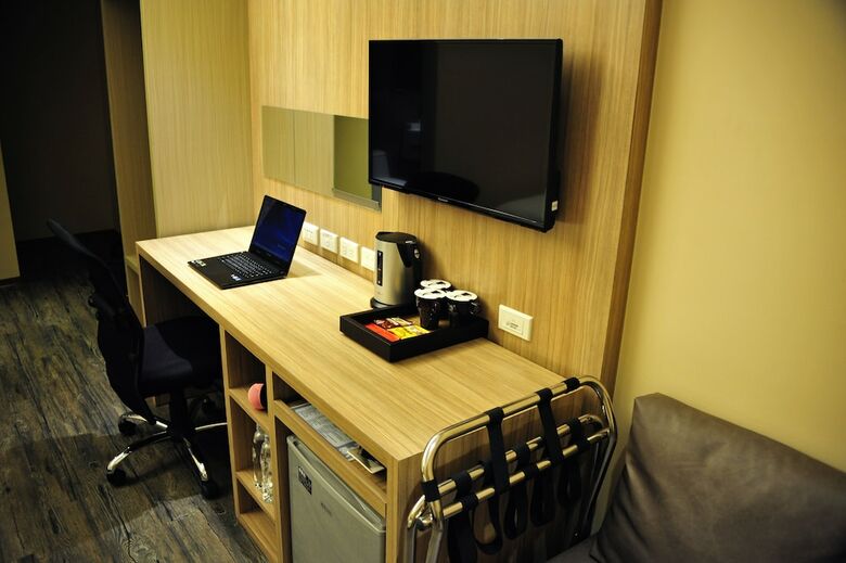 The Riverside Hotel International