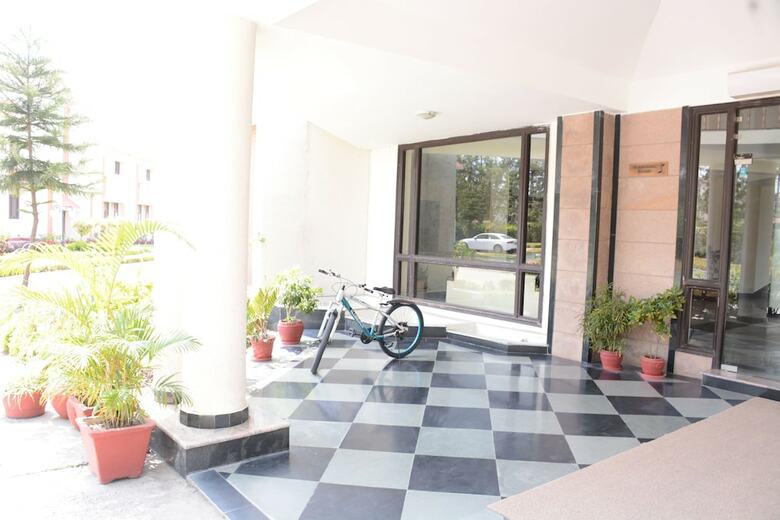 Hotel Naturoville Ayurvedic And Yoga Retreat By Opensky