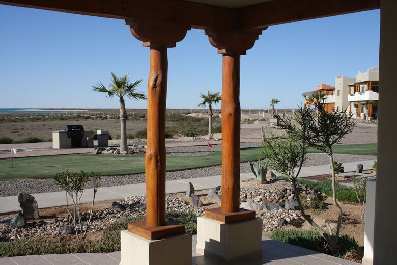 Aparthotel Laguna Shores Resort