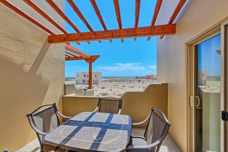 Aparthotel Laguna Shores Resort