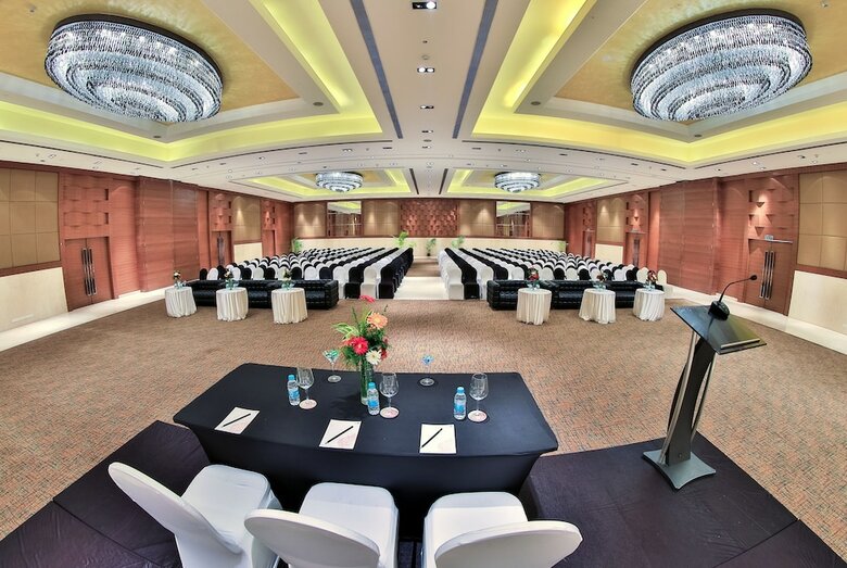 Hotel The Lalit Chandigarh