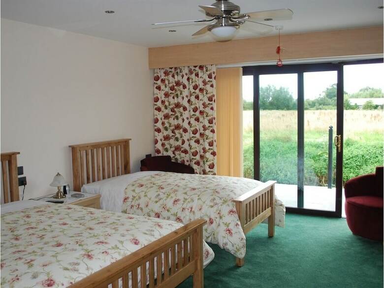 Bed & Breakfast Double-gate Farm