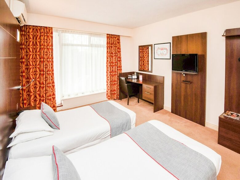 Oyo Flagship The Bridge House Hotel
