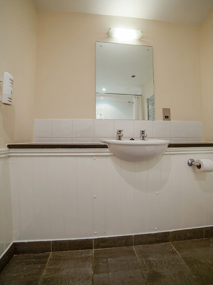 Oyo Flagship The Bridge House Hotel