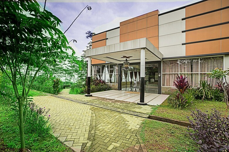 Hostal Royal Caravan Hotel Trawas