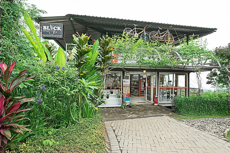 Hostal Royal Caravan Hotel Trawas