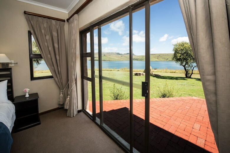 Apartamentos First Group Qwantani