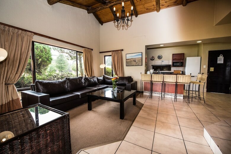 Apartamentos First Group Qwantani