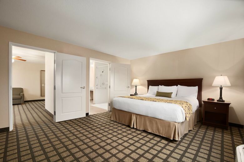 Hotel Baymont By Wyndham Odessa