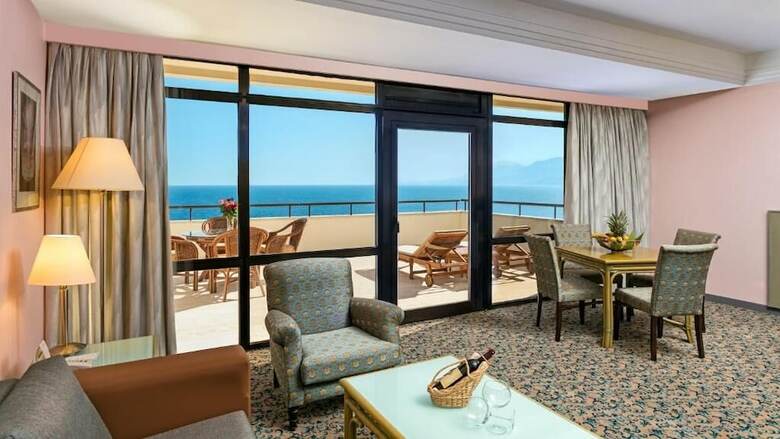 �zkaymak Falez Hotel