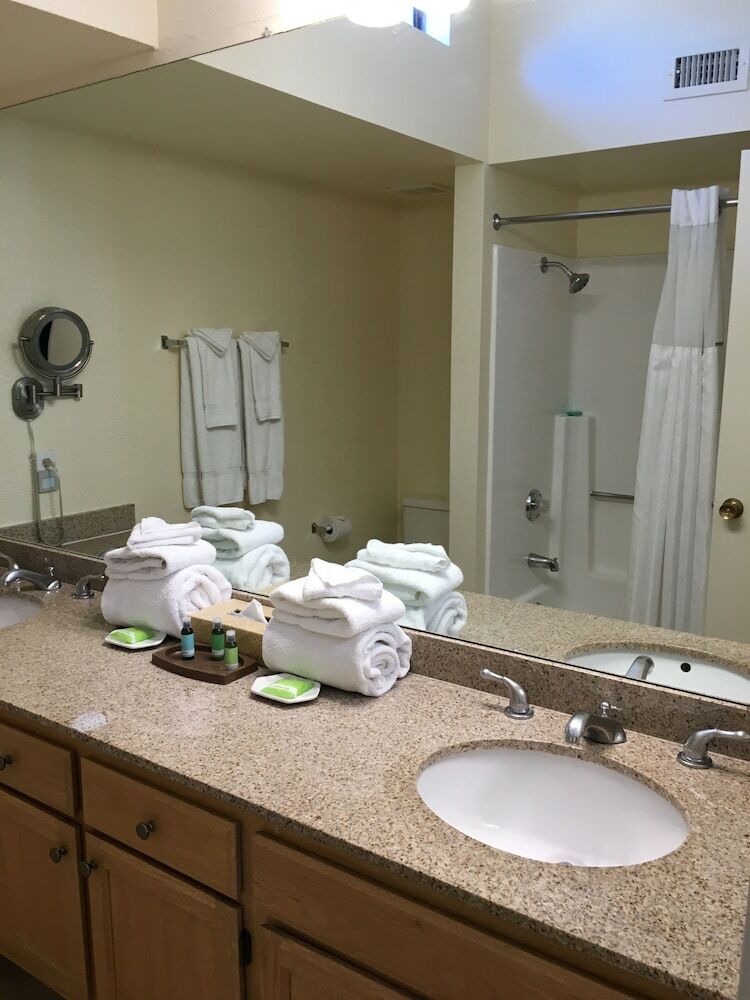 Getaways At Vista Mirage
