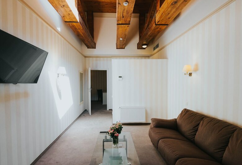Premier Geneva Hotel