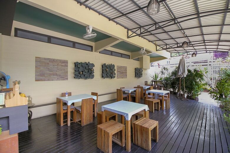 Oyo 905 Rajata Hotel